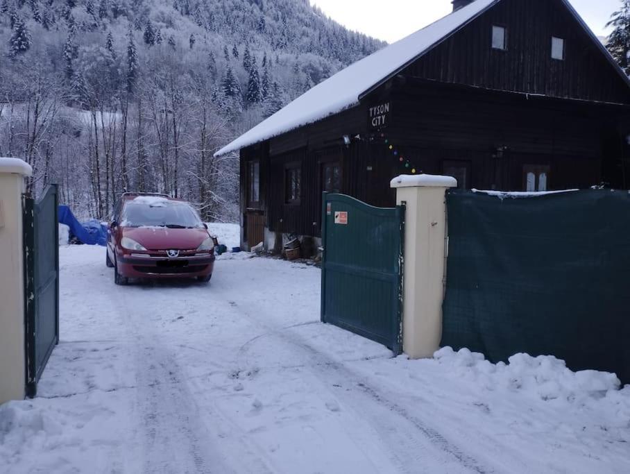 Chalet 8 Personnes + Grand Terrain Et Riviere Entremont Exterior foto